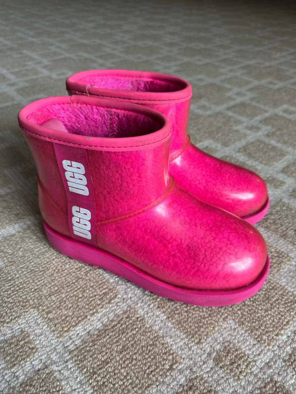 UGG Classic Clear Mini Waterproof Translucent Boots Hot Pink Kids Size 1